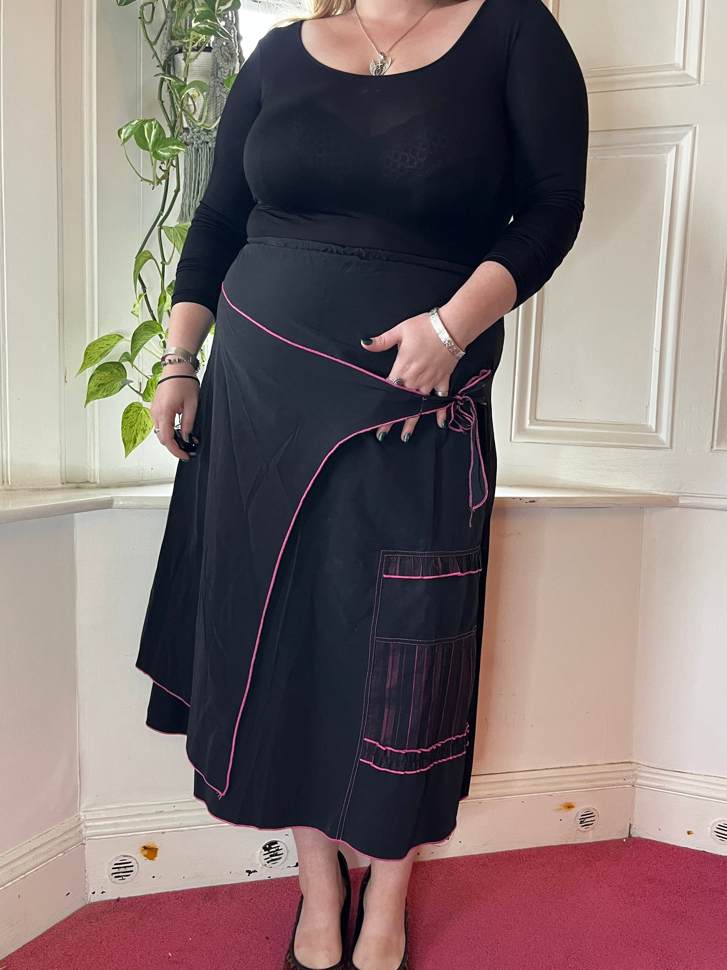 Vintage Black Wrap Skirt with Pink Stitching - UK 20