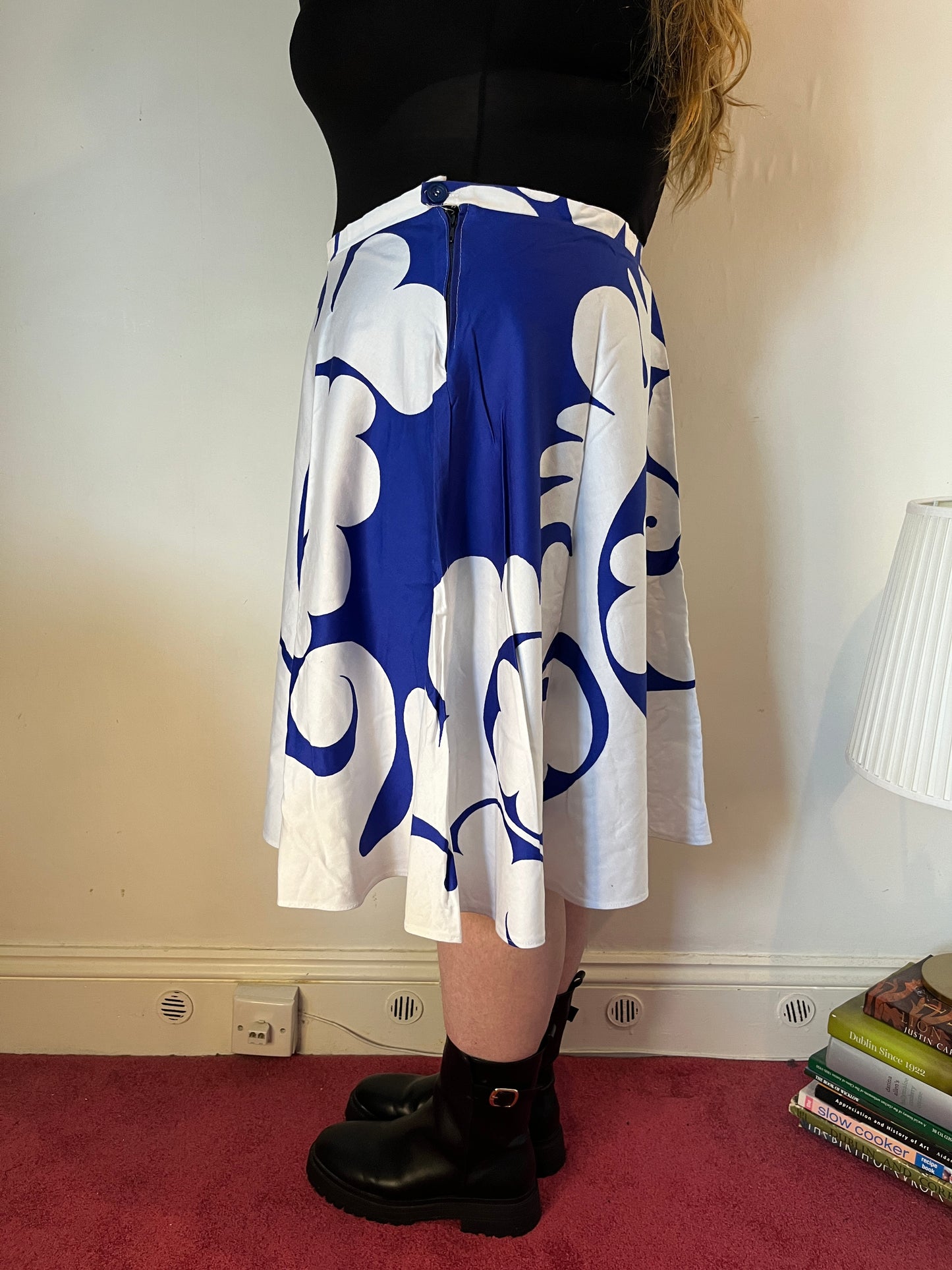 Swirl & Twirl Blue and White Skirt – UK 22