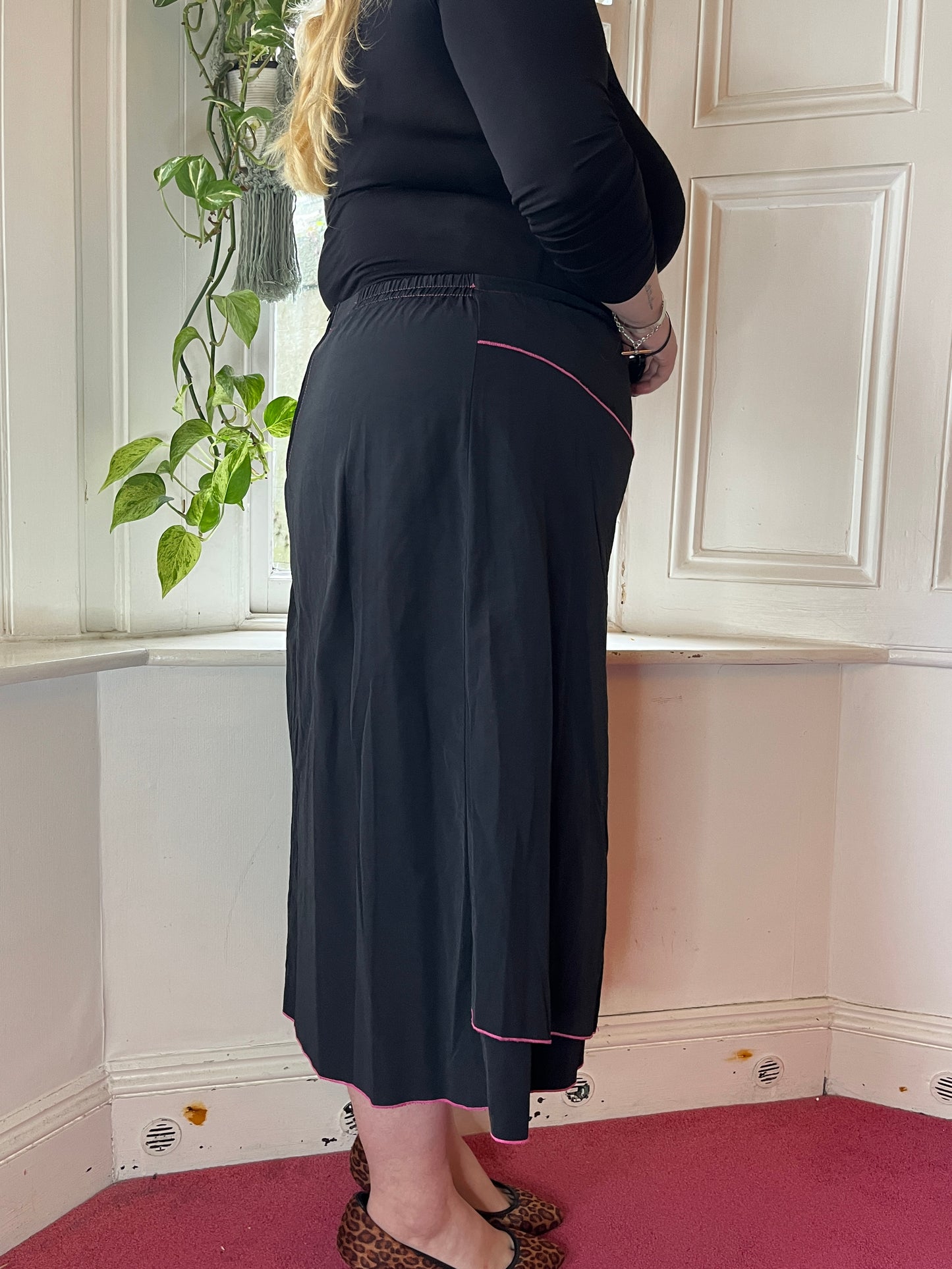 Vintage Black Wrap Skirt with Pink Stitching - UK 20