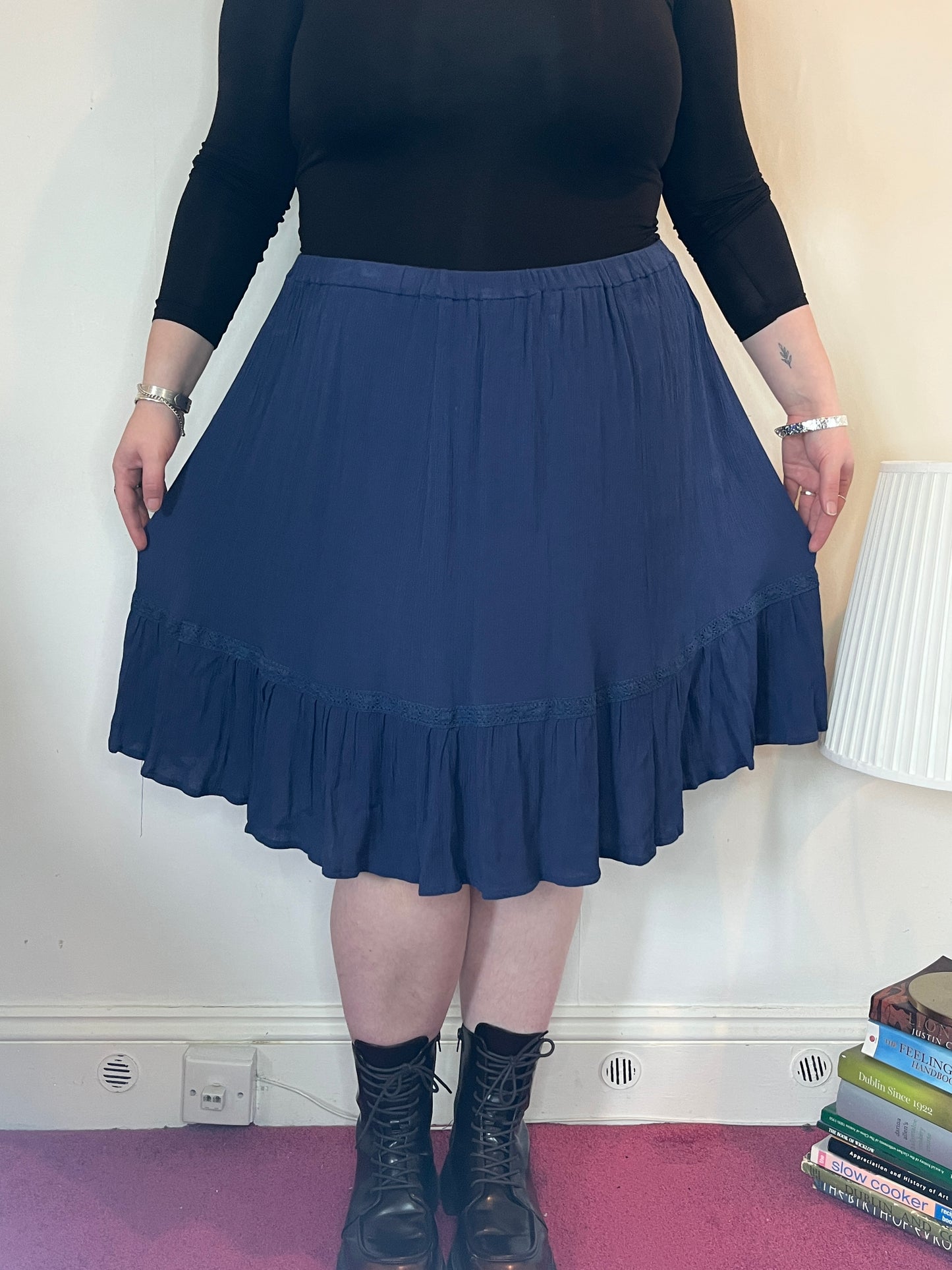 Vintage navy midi skirt - UK 28