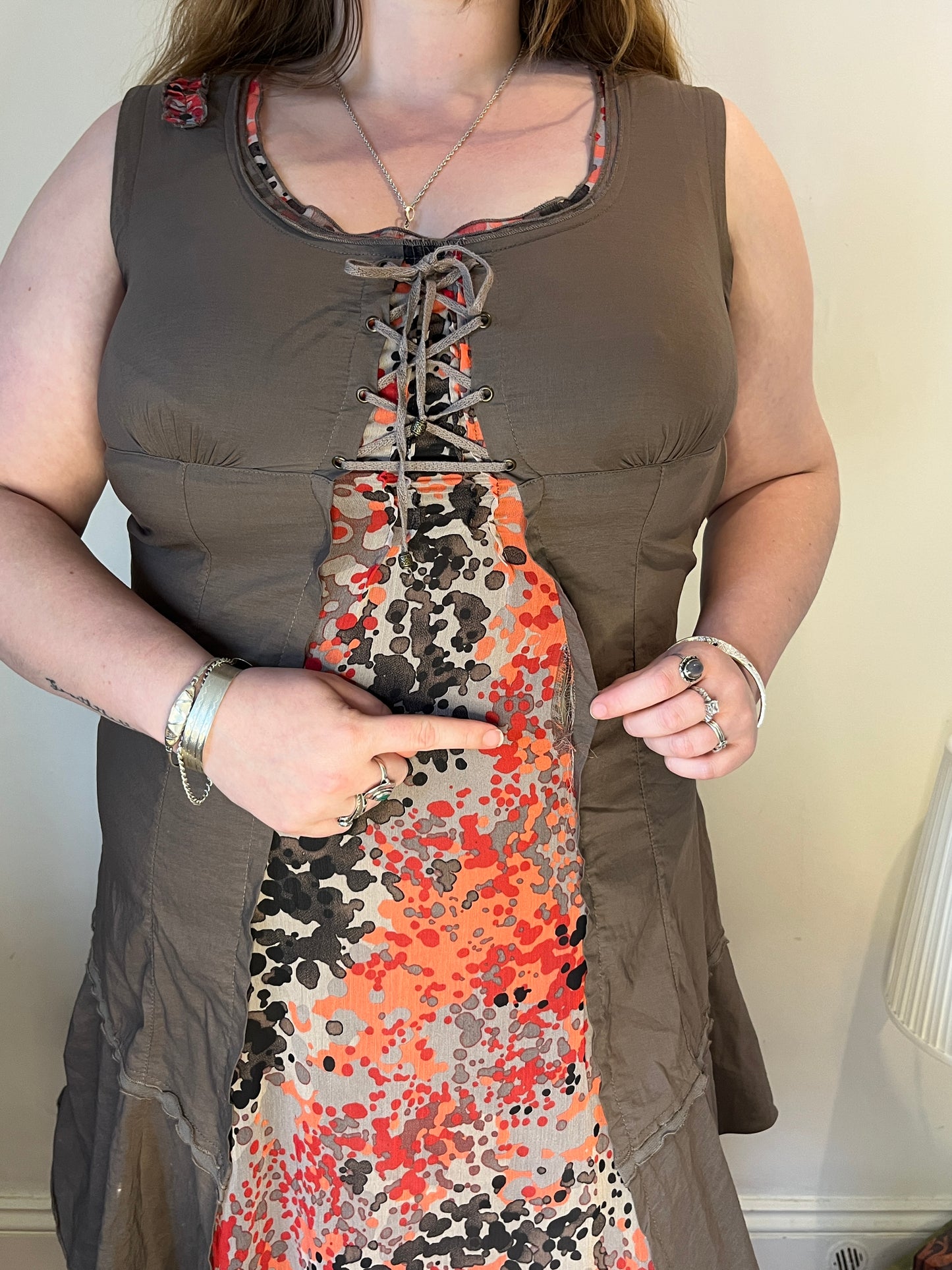 Sleeveless brown and orange midi dress - UK 18