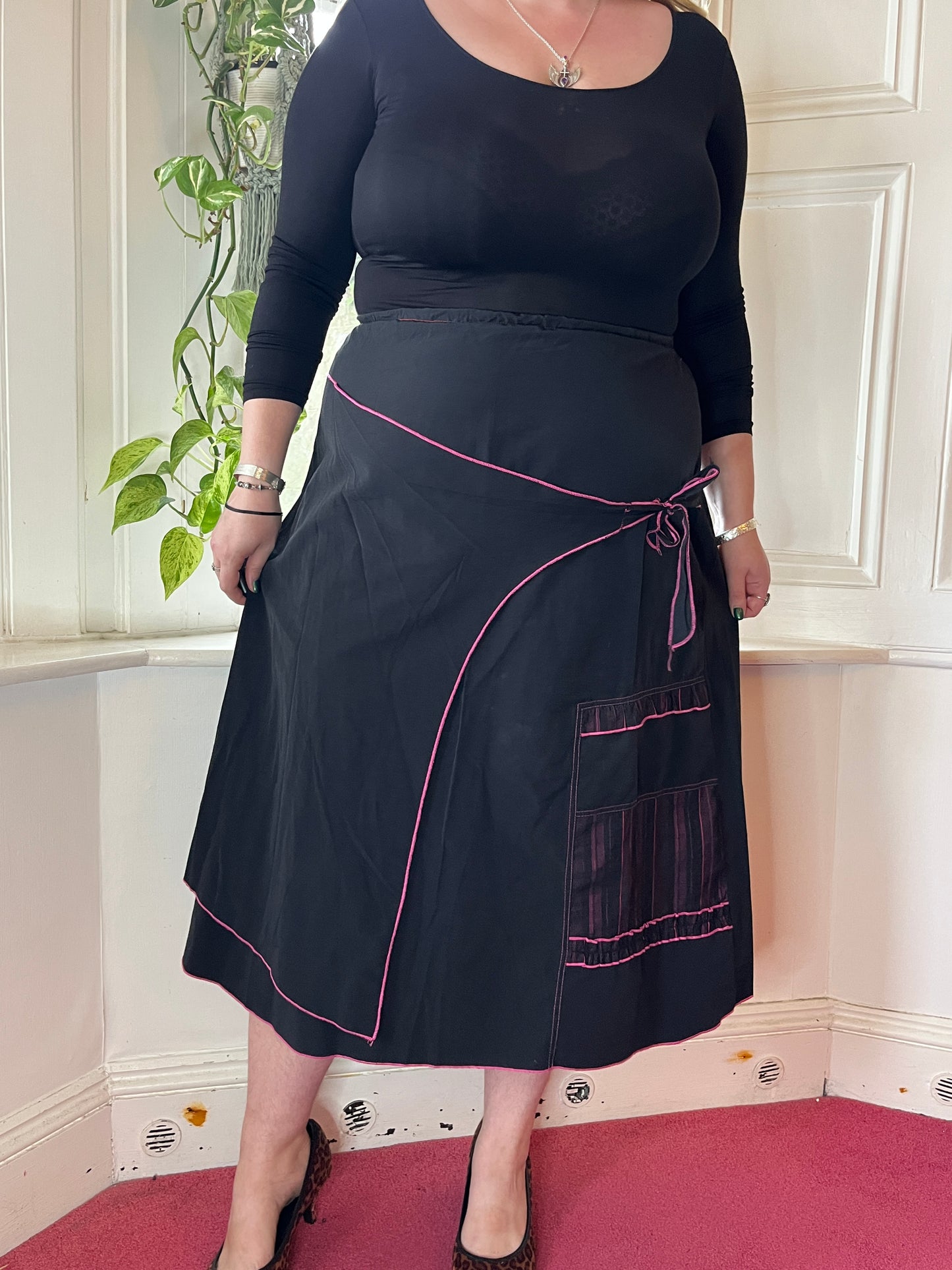 Vintage Black Wrap Skirt with Pink Stitching - UK 20
