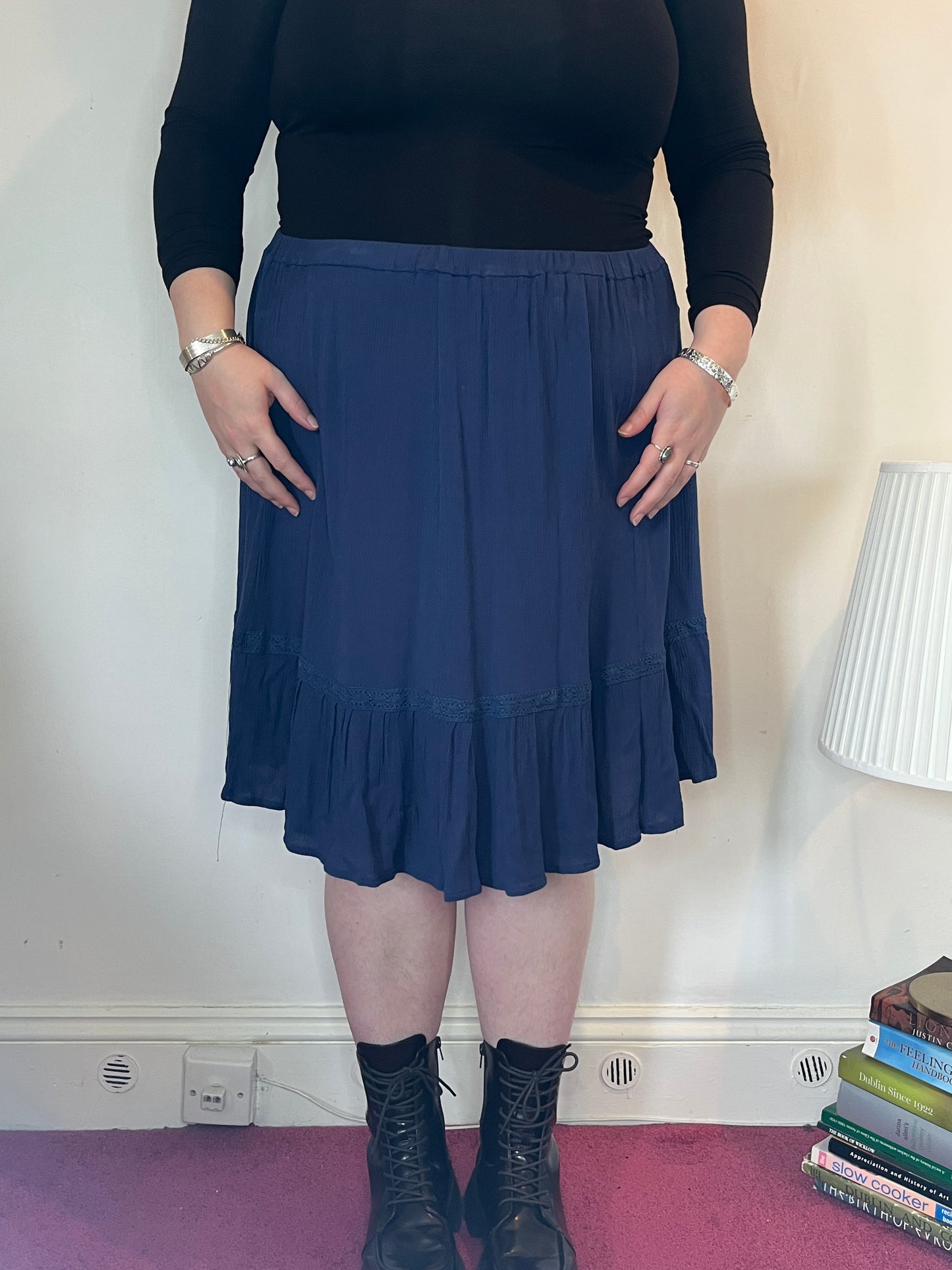 Vintage navy midi skirt - UK 28