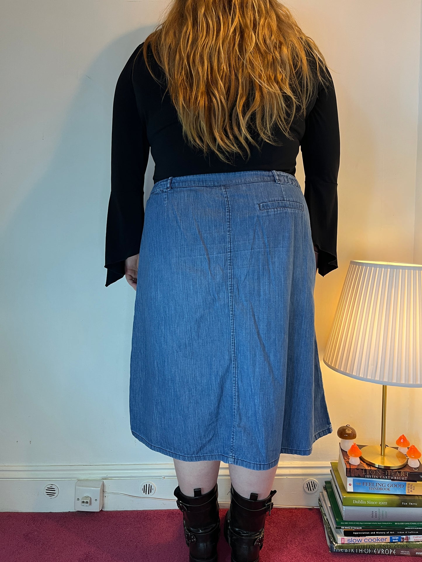 Vintage embroidered denim midi skirt 🦋